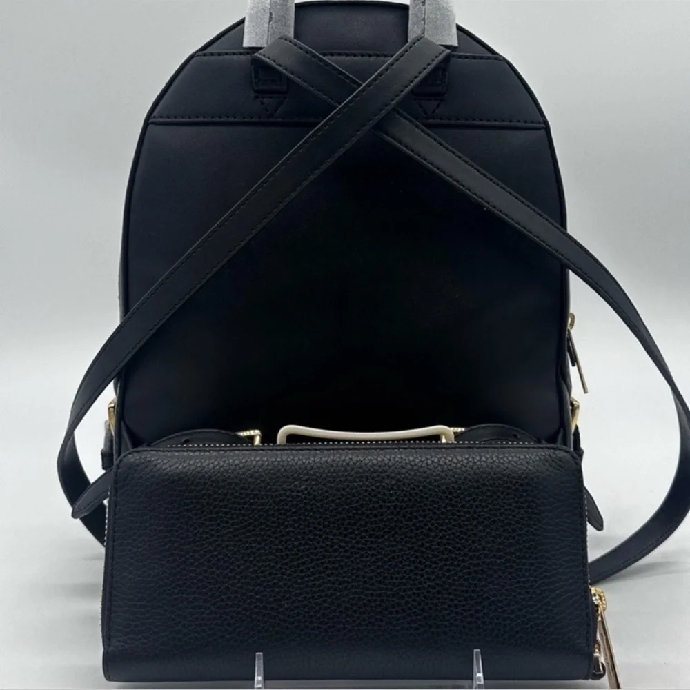 Michael Kors Medium Jaycee Backpack & Continental Wallet
Wristlet Black - Picture 5 of 12